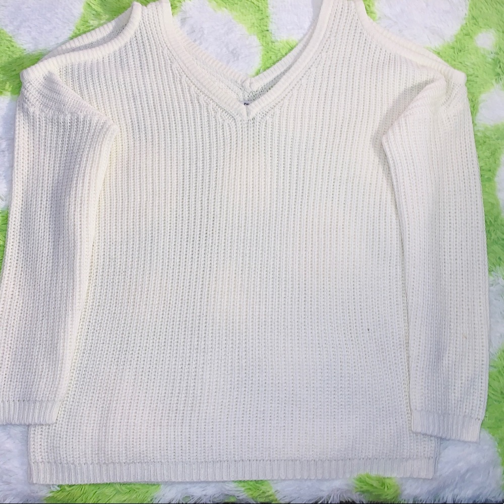 White knitted sweater